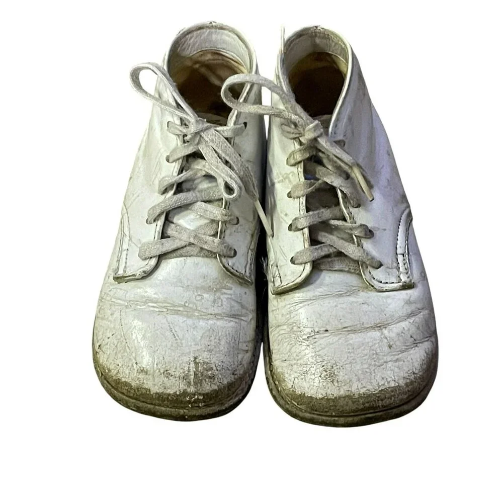 Vintage Buster Brown Walking Shoes 5/6? Used White *Lots of Wear